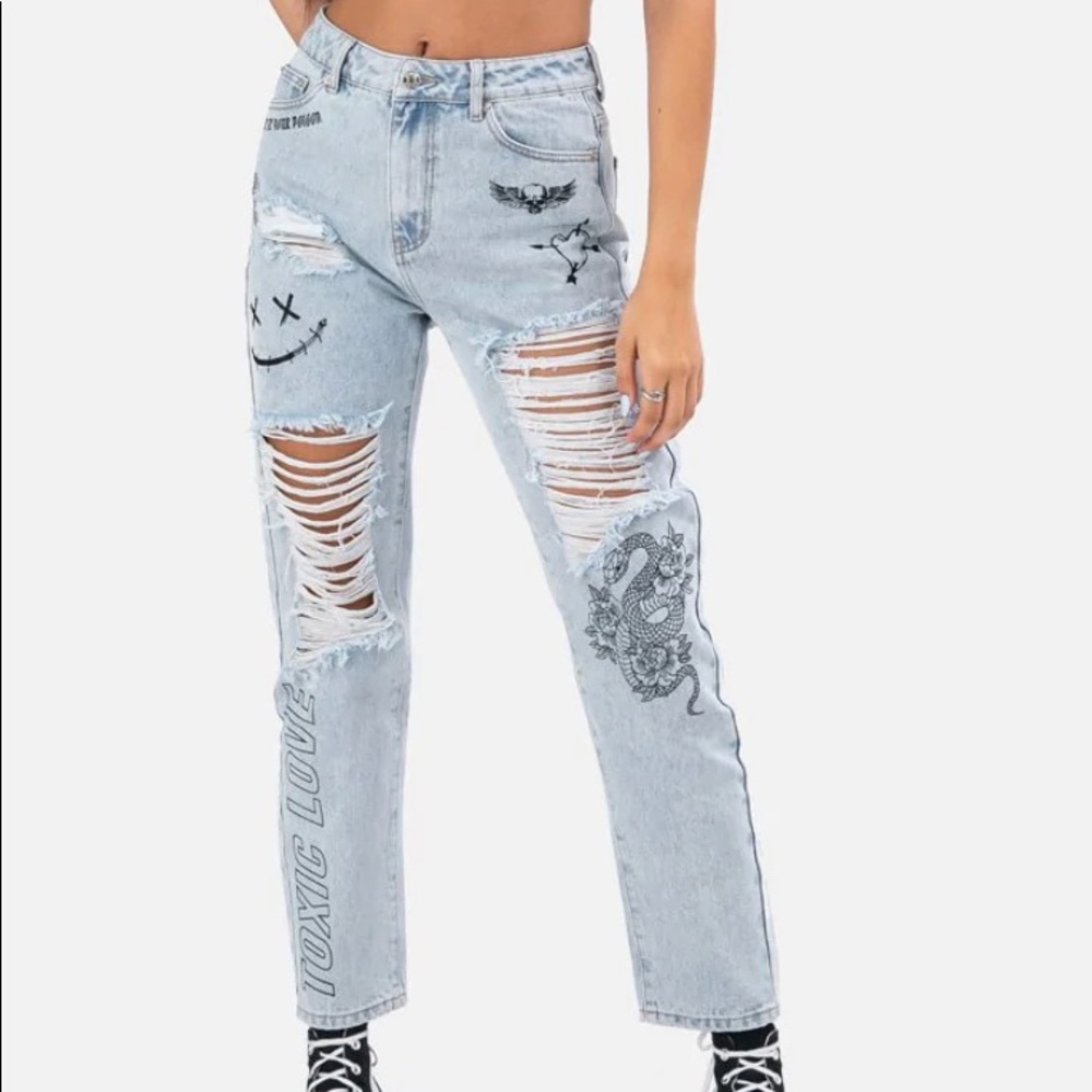 Adika jeans